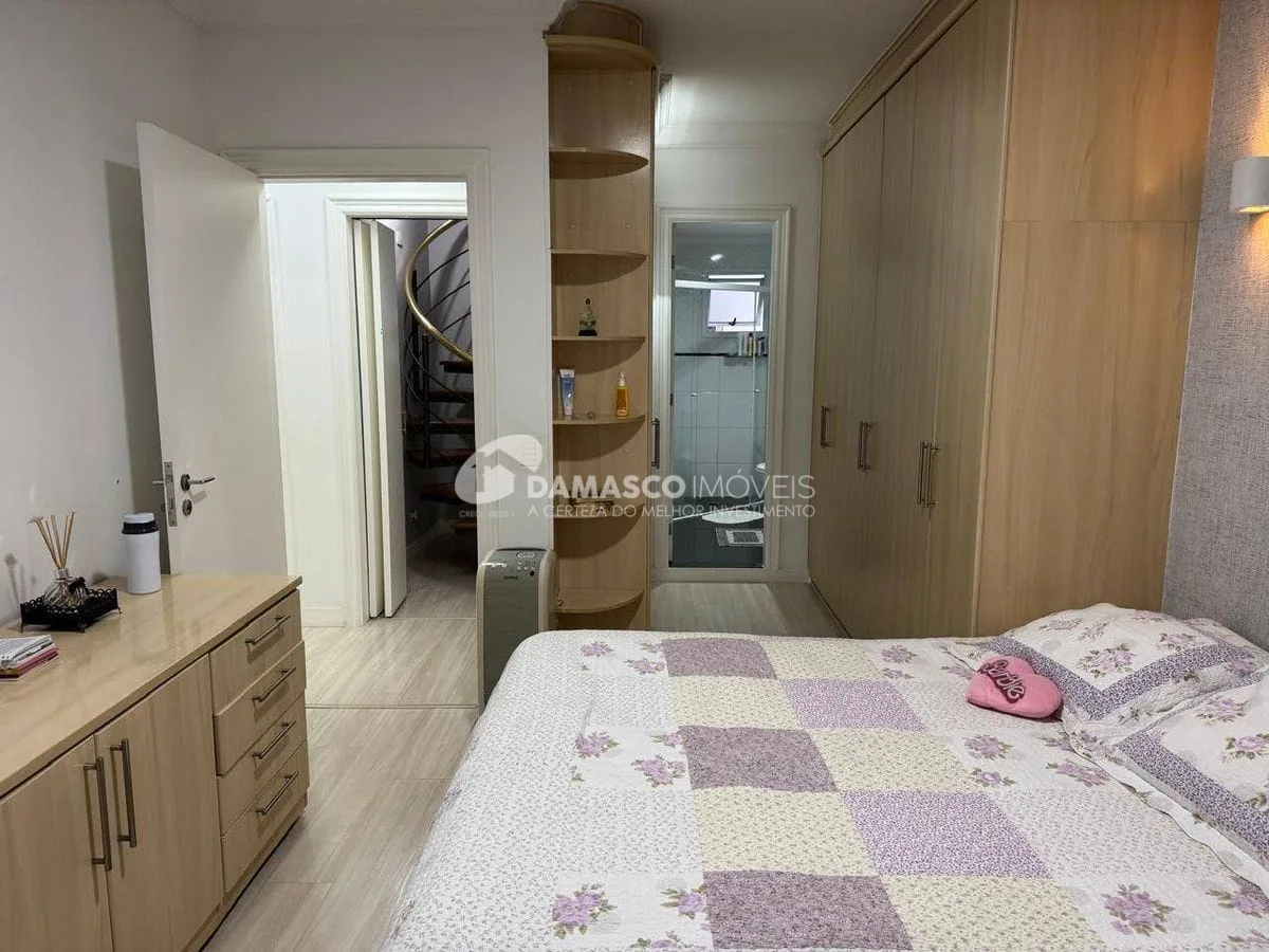 Penthouse, 2 dorm, 1 suíte e sala com sacada