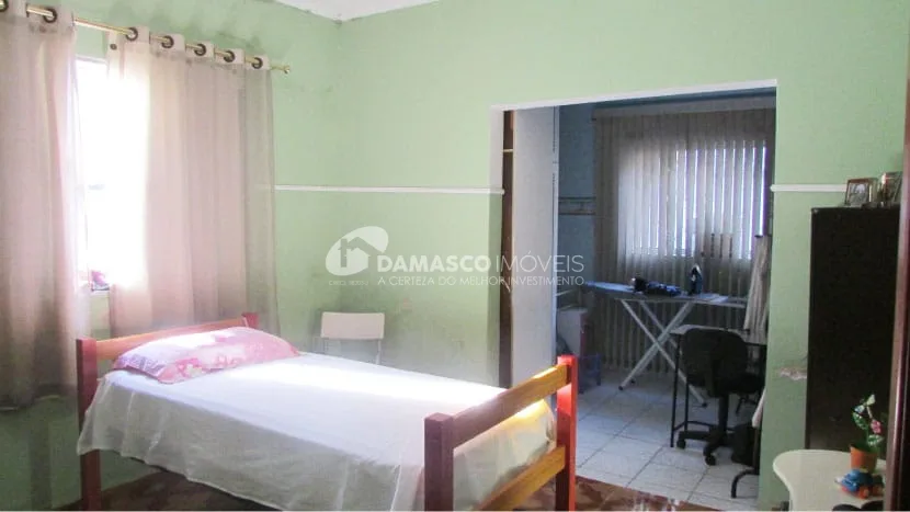 Casa à venda 2 Quartos, 4 Vagas, 228M², Vila Aquilino, Santo André - SP