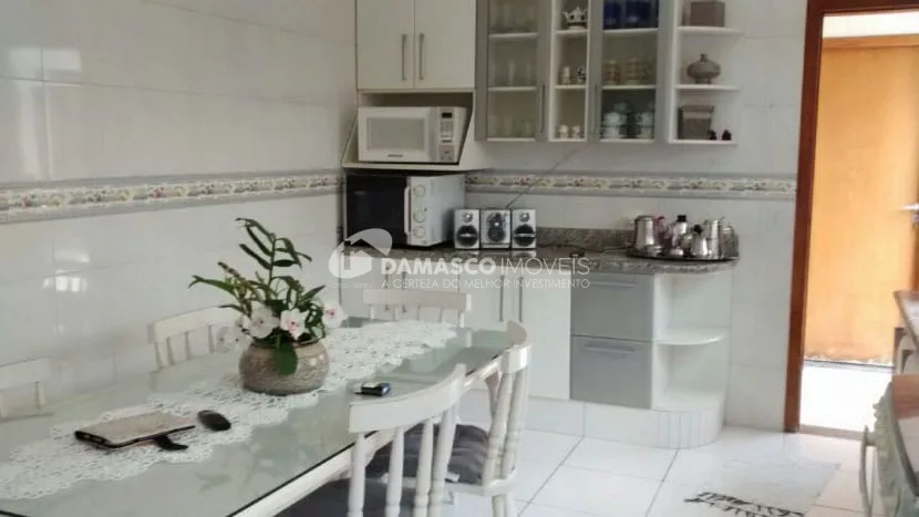 Sobrado à venda 3 Quartos, 1 Suite, 10 Vagas, 270M², Vila Palmares, Santo André - SP