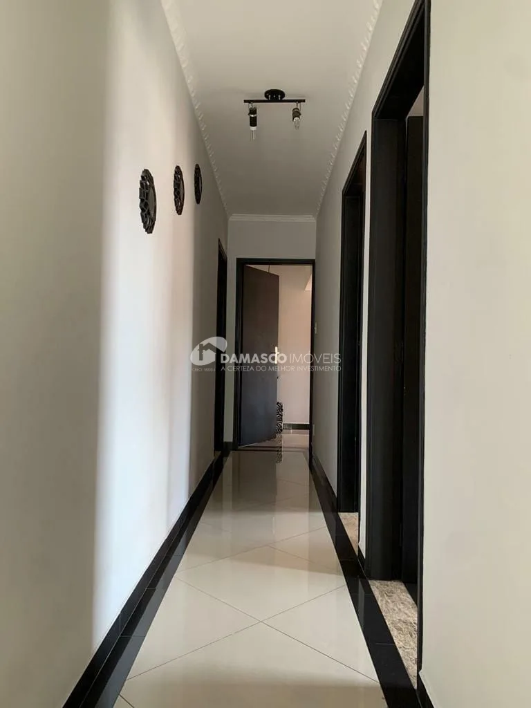 Sobrado à venda 3 Quartos, 1 Suite, 4 Vagas, 383M², Cerâmica, São Caetano do Sul - SP