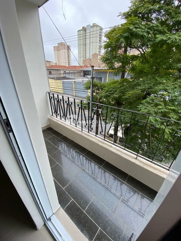 Sobrado à venda e locação, com 400 m² de área total, 3 Quartos, 1 Suíte, 6 Vagas, Parque Bandeirante, Santo André - SP