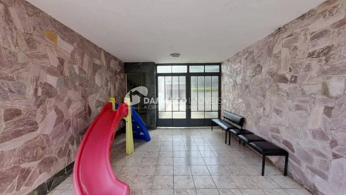 Sobrado à venda, 3 dorm (1suíte), 6 vagas, Olímpico
