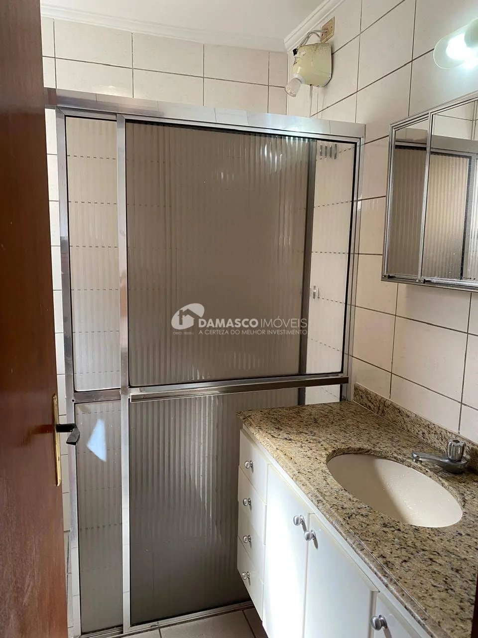 Apartamento à venda 2 dorm, 2 vagas, Vila Alzira, Guarujá, SP