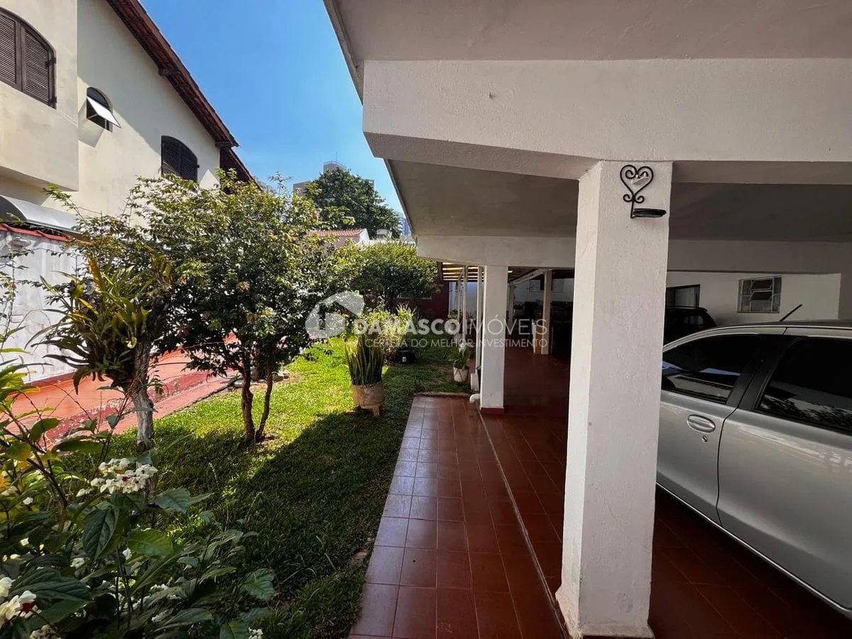 Casa térrea a venda com amplo quintal