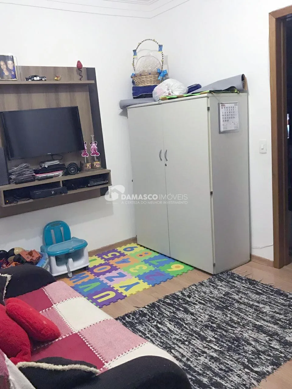 Sobrado à Venda 3 Quartos, 3 Suites, 6 Vagas, Nova Gerty, São Caetano do Sul - SP