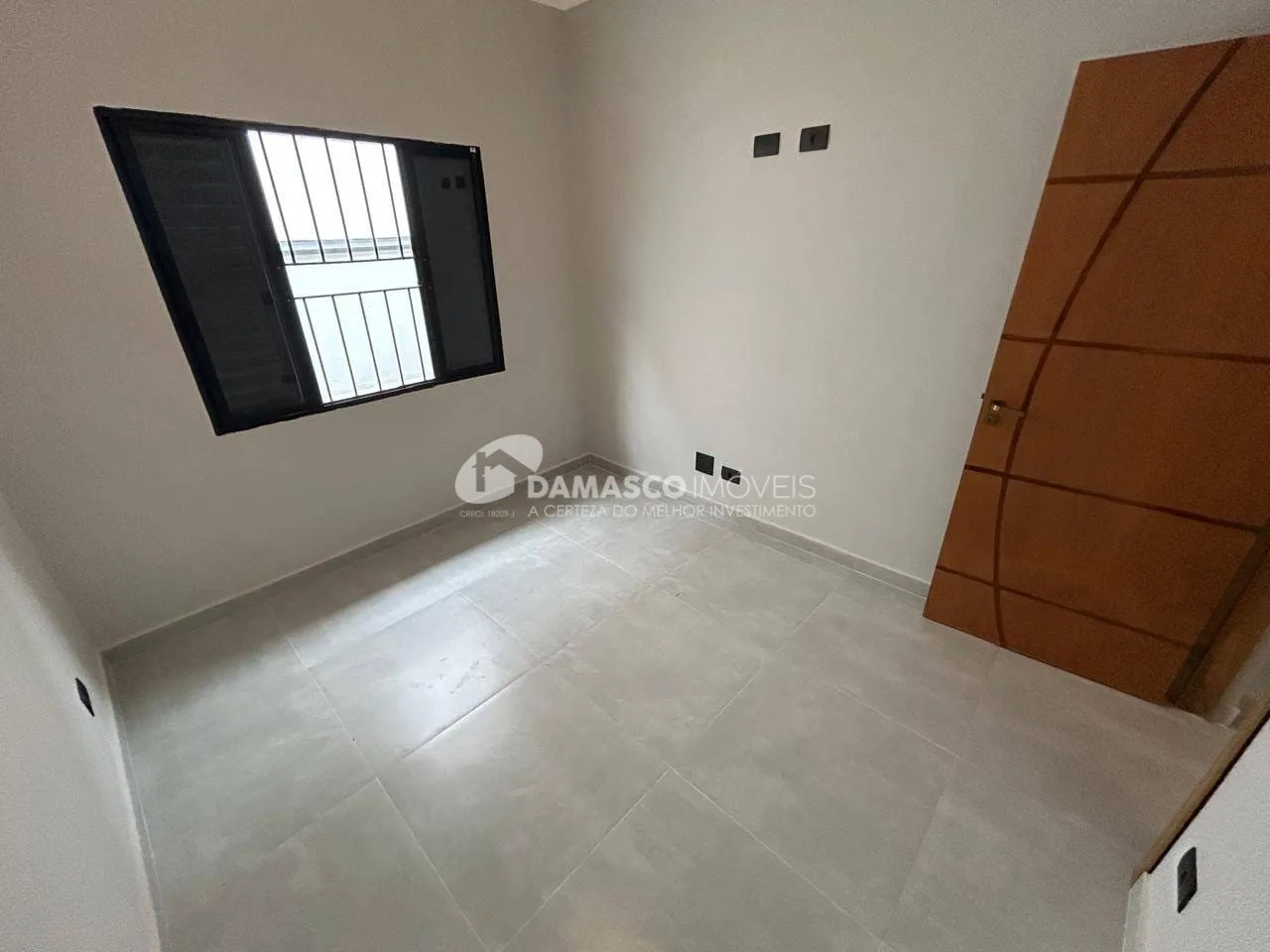 Casa Térrea Reformada à Venda na Nova Gerty, São Caetano do Sul | 2 Dormitórios | 2 Vagas