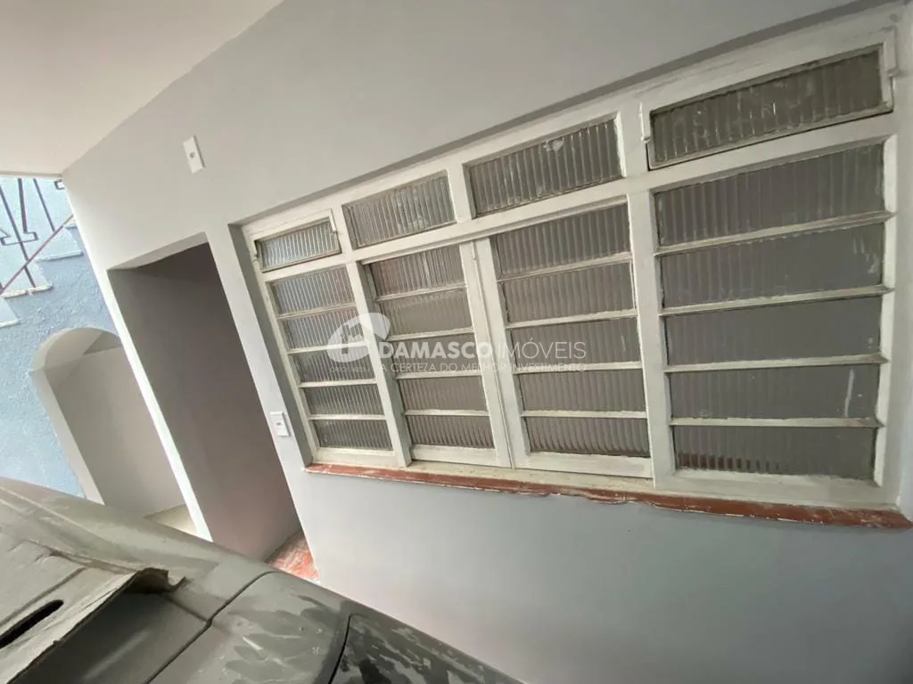 Sobrado à venda e locação, com 400 m² de área total, 3 Quartos, 1 Suíte, 6 Vagas, Parque Bandeirante, Santo André - SP