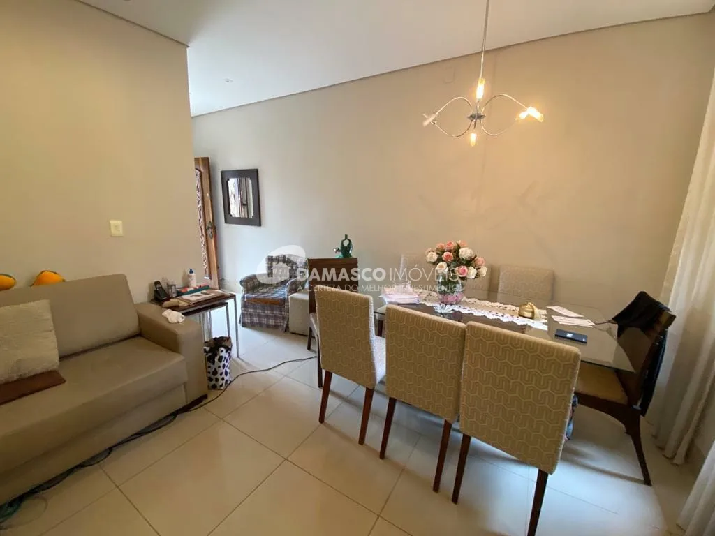 Sobrado à venda 2 Quartos, 2 Suites, 2 Vagas, 180M², Quinta da Paineira, São Paulo - SP