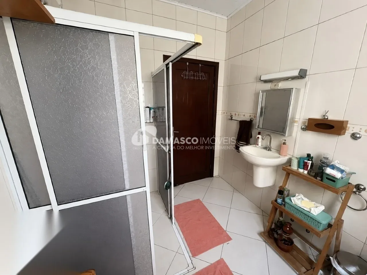 Casa Térrea com 229m² de terreno e 134m² de área construída, próximo a USCS e ao ASSAI, à venda, Centro, São Caetano do Sul, SP