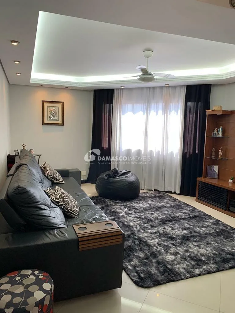 Sobrado à venda 3 Quartos, 1 Suite, 4 Vagas, 383M², Cerâmica, São Caetano do Sul - SP