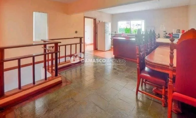 Sobrado à venda 3 Quartos, 1 Suite, 2 Vagas, 350M², Santa Maria, São Caetano do Sul - SP