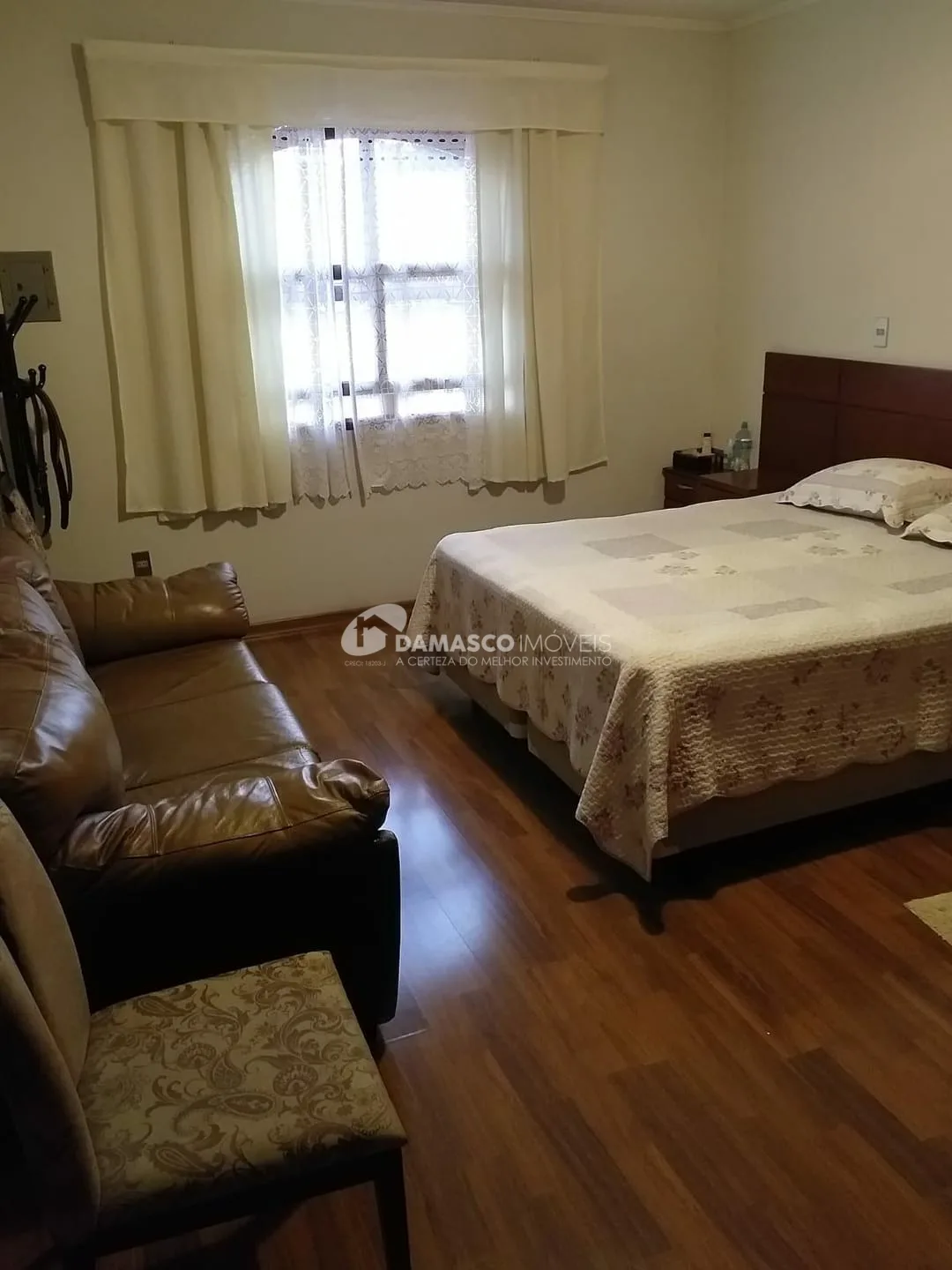 Sobrado à venda 3 Quartos, 1 Suite, 7 Vagas, 224M², Campestre, Santo André - SP