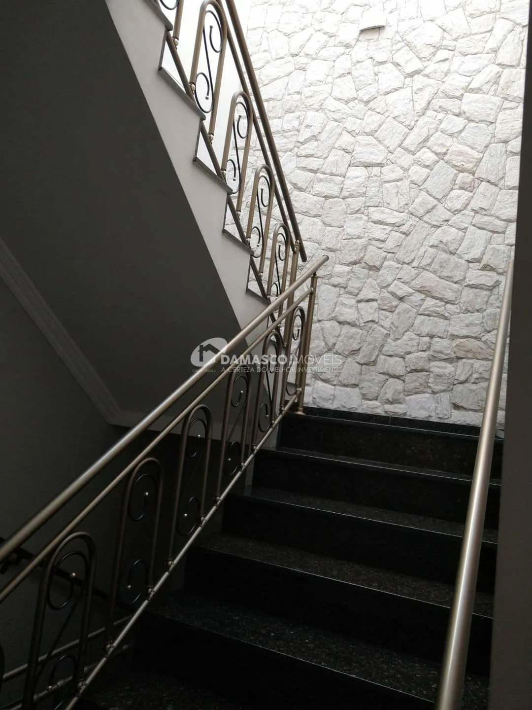 Sobrado à venda 2 Quartos, 1 Suite, 6 Vagas, 345M², Nova Gerty, São Caetano do Sul - SP