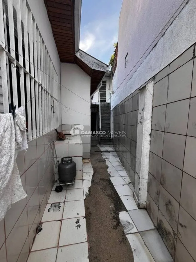 Casa térrea a venda com amplo quintal