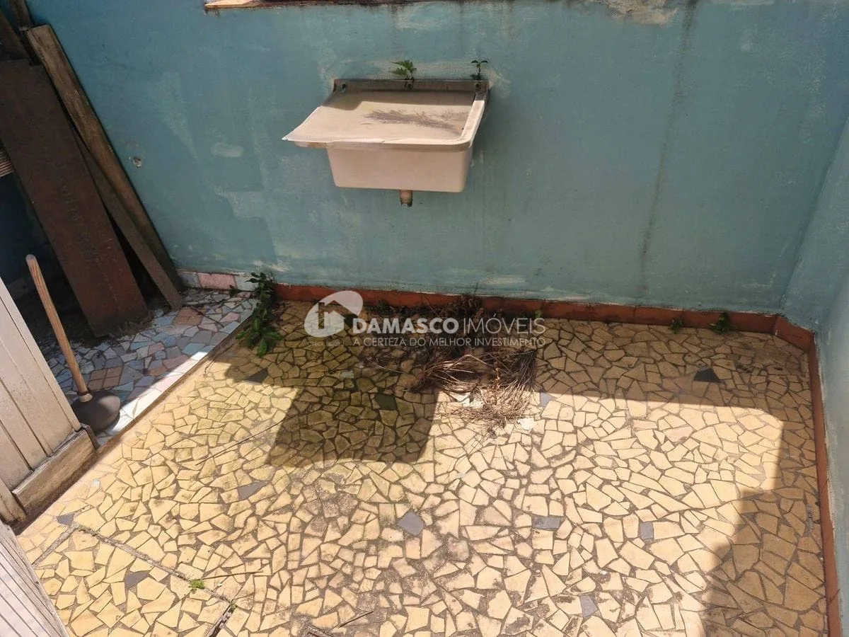 CASA TÉRREA NO BAIRRO SANTA PAULA, 3 DORMITÓRIOS - SCS