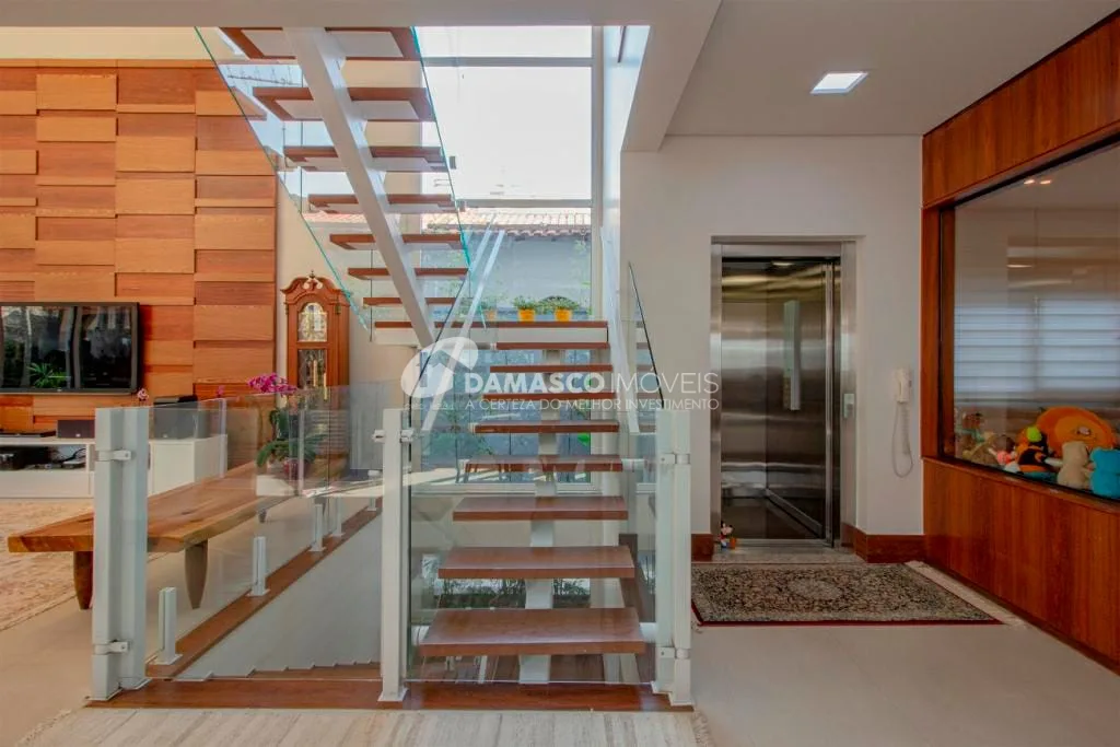 Sobrado à venda 4 Quartos, 4 Suites, 6 Vagas, 550M², Jardim São Caetano, São Caetano do Sul - SP