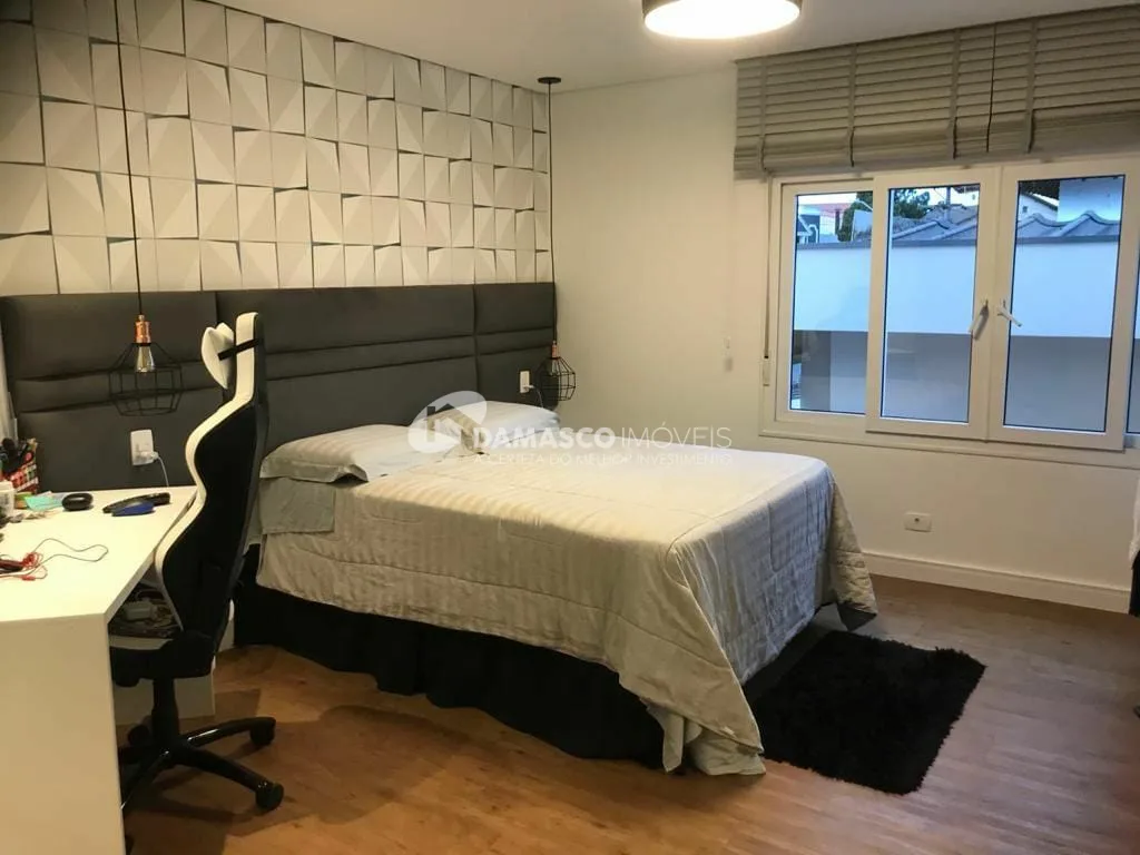 Sobrado à venda 4 Quartos, 3 Suites, 5 Vagas, Jardim São Caetano, São Caetano do Sul - SP
