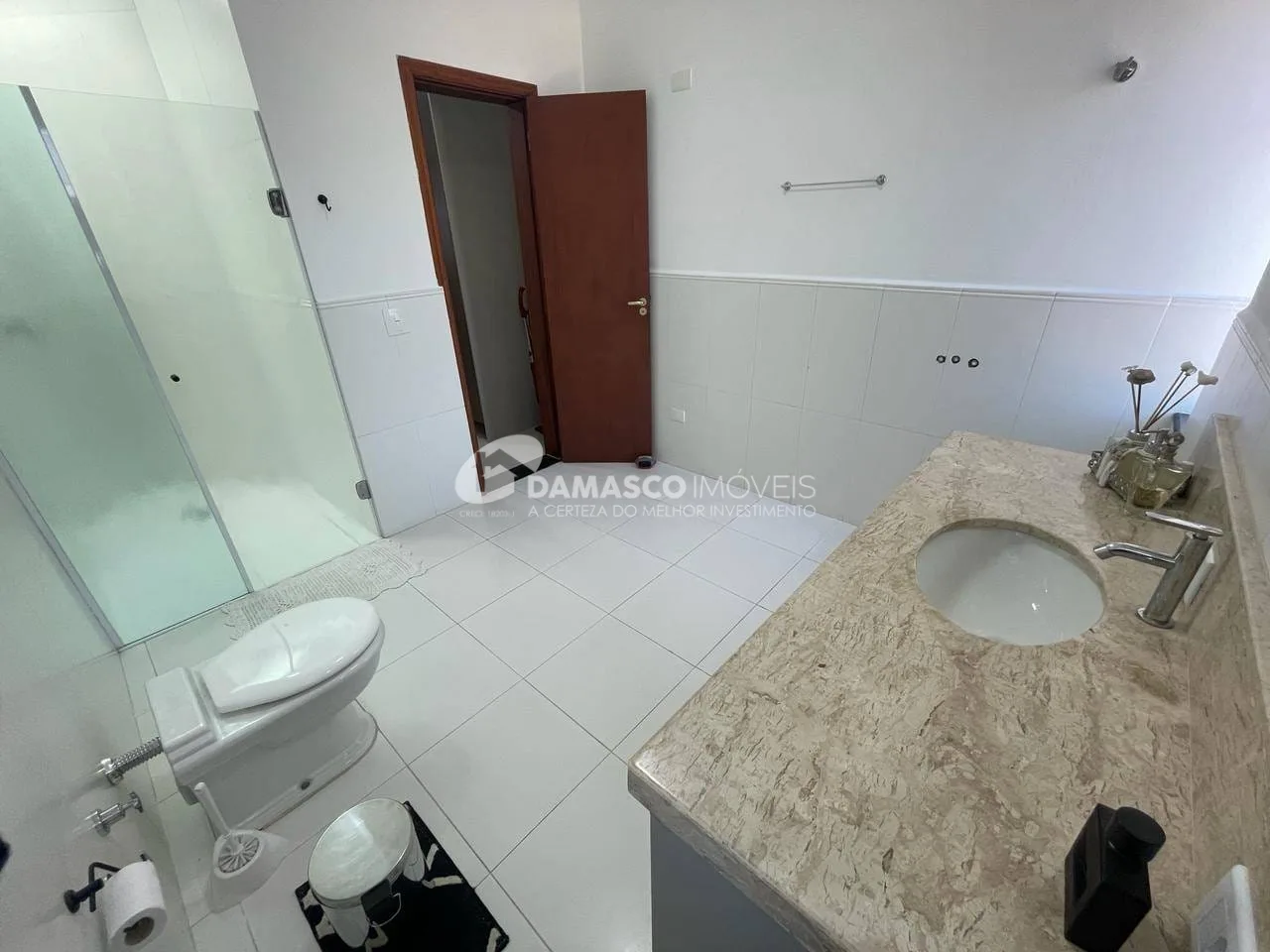Sobrado de Alto Padrão à Venda no Jardim São Caetano | 6 Dormitórios | Até 10 Vagas