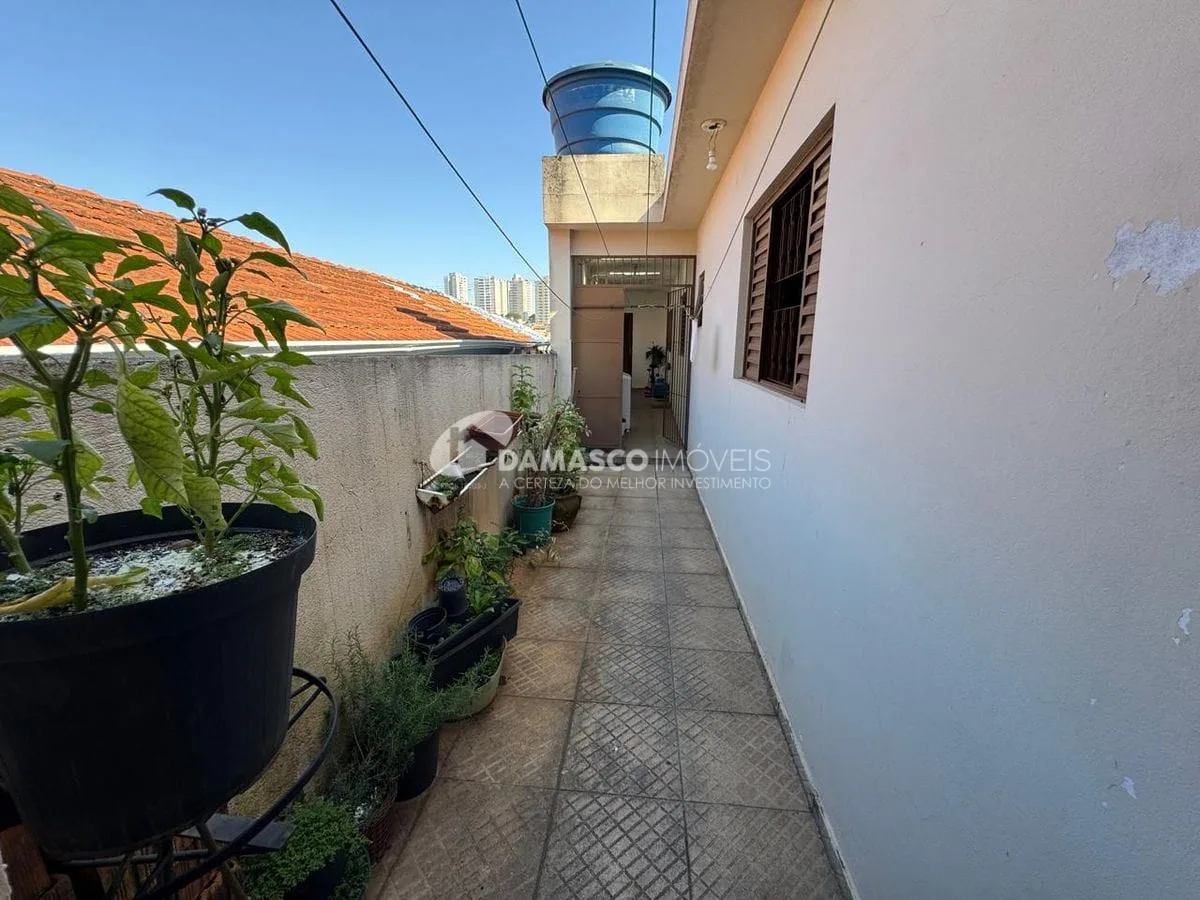 Casa Assobradada no bairro Olímpico
