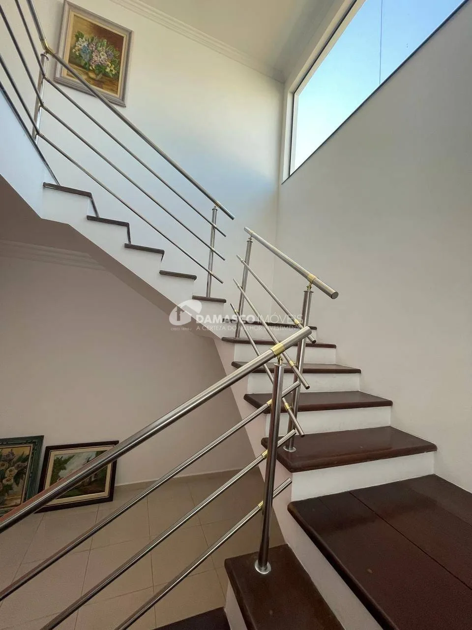 Sobrado de Alto Padrão à Venda no Jardim São Caetano | 6 Dormitórios | Até 10 Vagas