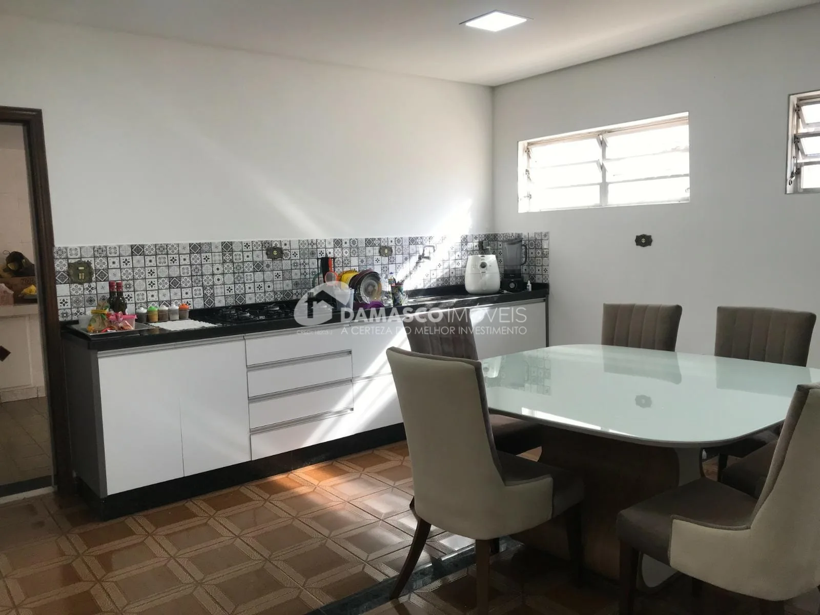 Sobrado à venda 4 Quartos, 1 Suite, 2 Vagas, 257M², Vila Palmares, Santo André - SP