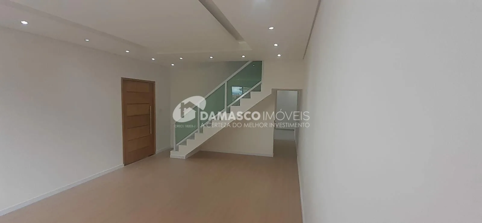 Sobrado à venda 3 Quartos, 2 Vagas, 250M², Vila Monumento, São Paulo - SP
