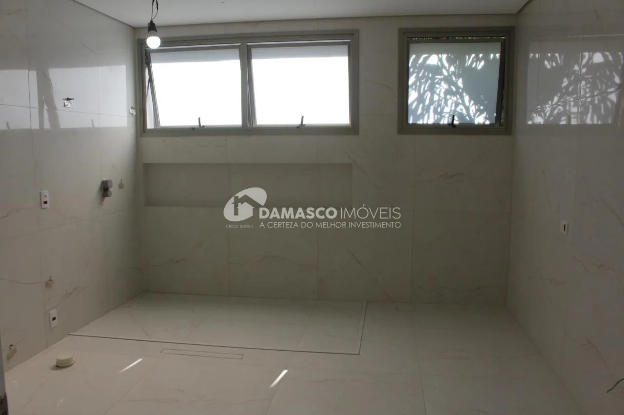 Sobrado à venda 5 Quartos, 5 Suites, 6 Vagas, 950M², Cerâmica, São Caetano do Sul - SP