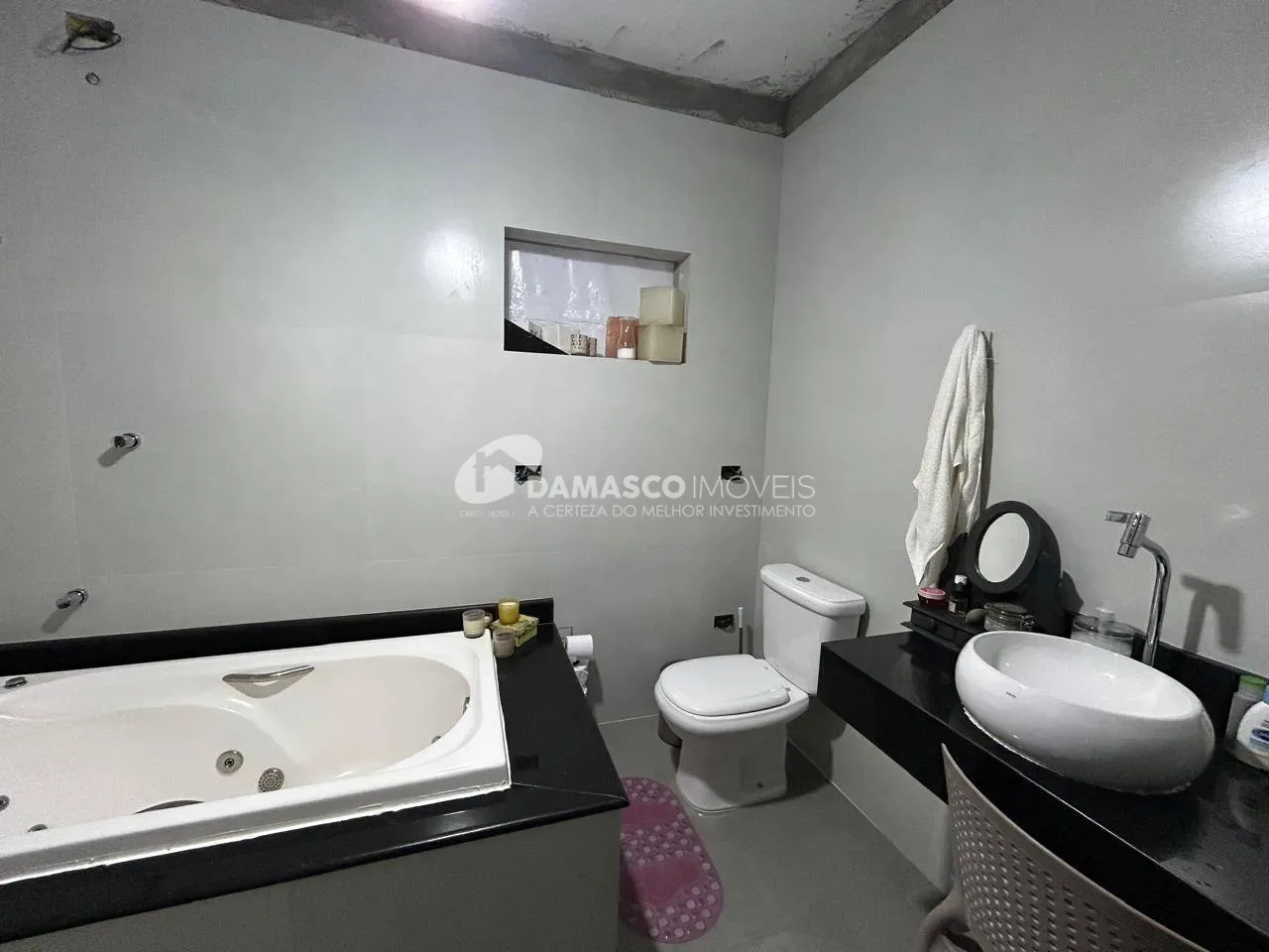 Sobrado à venda no Santa Paula | 176 m² | 2 dormitórios | 1 suíte | 4 vagas