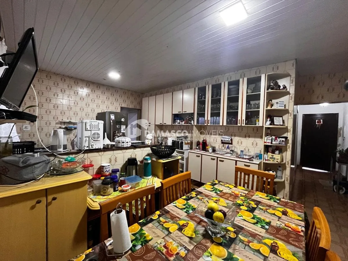 Casa térrea a venda com amplo quintal