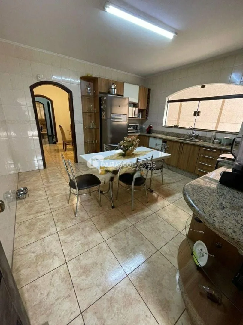 Sobrado à venda 3 Quartos, 1 Suite, 2 Vagas, 250M², Vila Alpina, São Paulo - SP