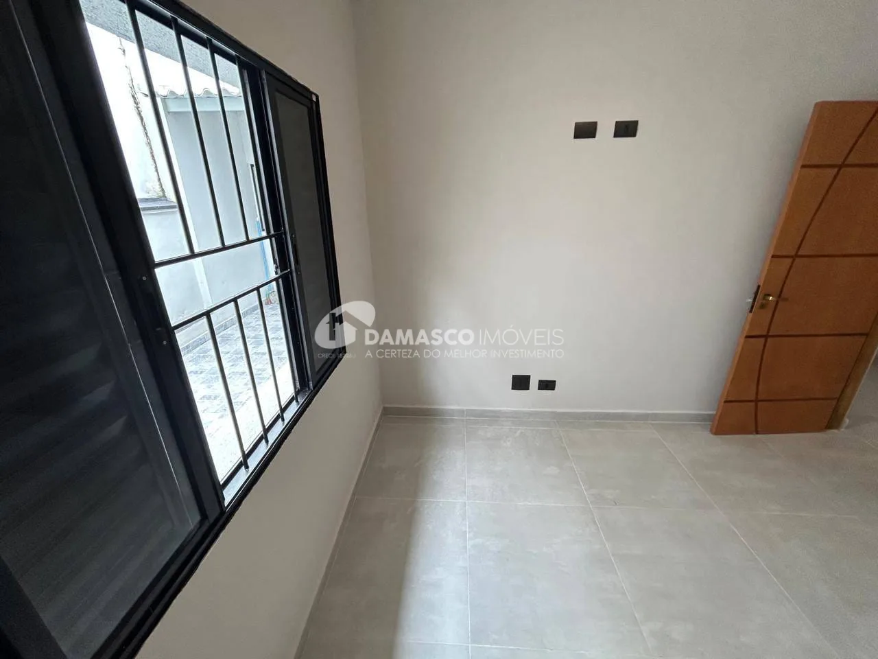 Casa Térrea Reformada à Venda na Nova Gerty, São Caetano do Sul | 2 Dormitórios | 2 Vagas