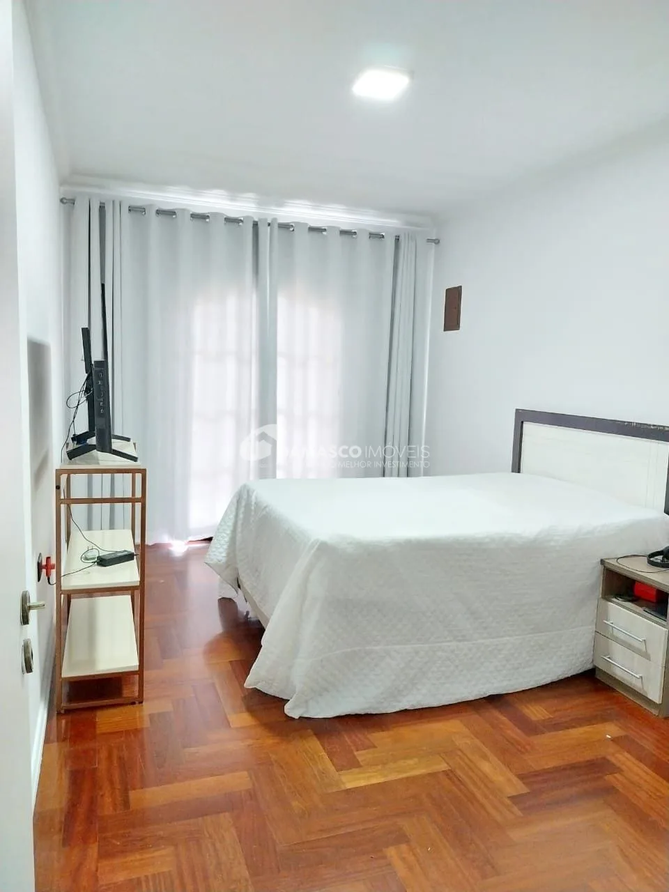 Sobrado à venda com edícula 4 dorm, 4 vagas, Jardim Las Vegas, Santo André, SP