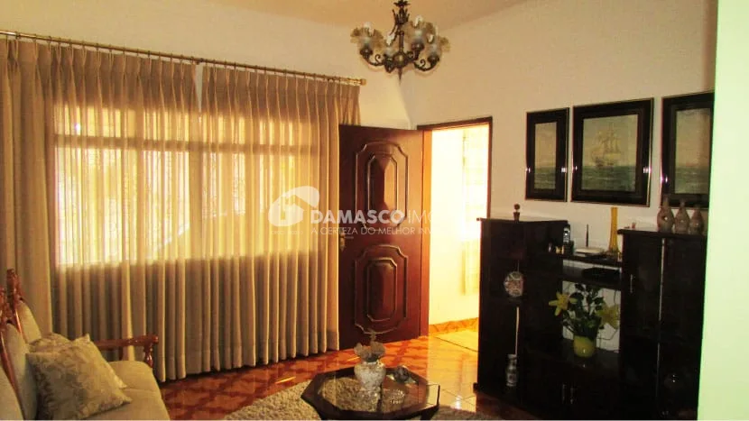 Casa à venda 2 Quartos, 4 Vagas, 228M², Vila Aquilino, Santo André - SP