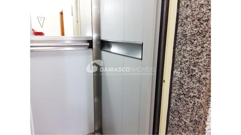 Sobrado à venda 3 Quartos, 3 Suites, 6 Vagas, 600M², Cerâmica, São Caetano do Sul - SP