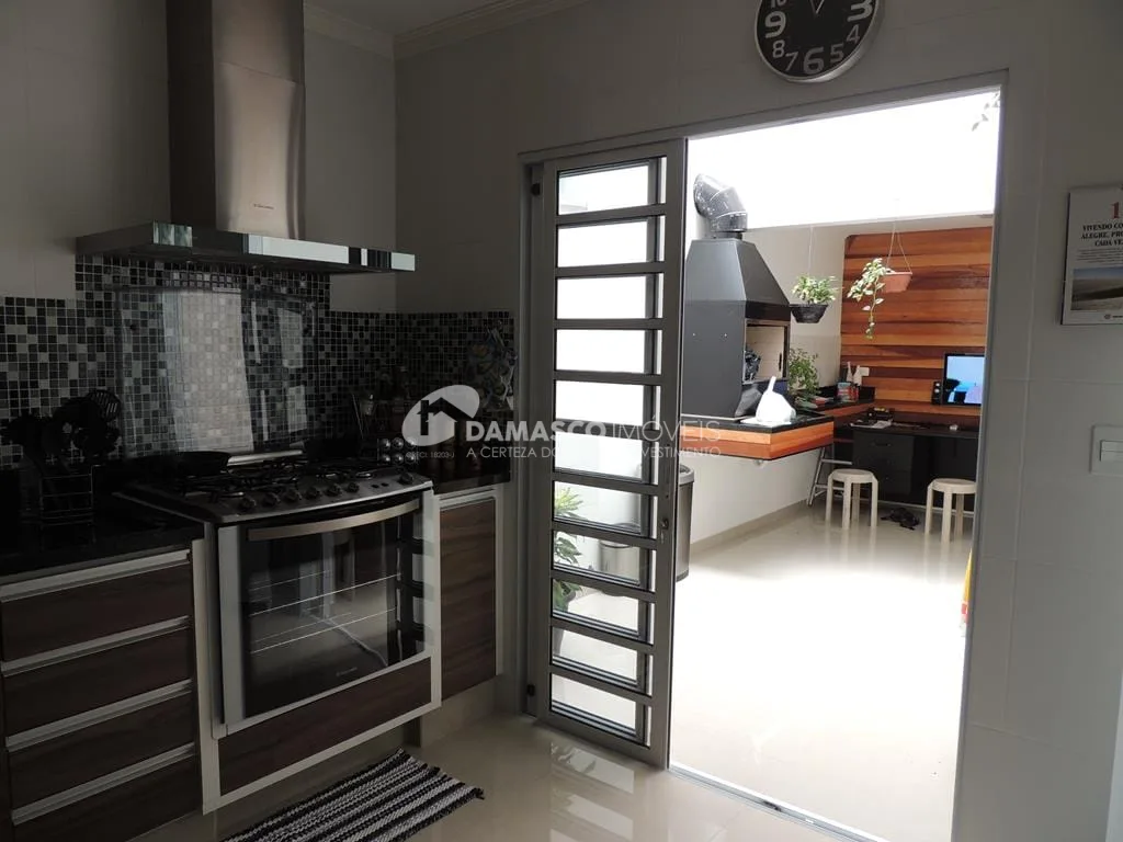 Sobrado à venda 3 Quartos, 1 Suite, 5 Vagas, 262M², Santa Maria, São Caetano do Sul - SP