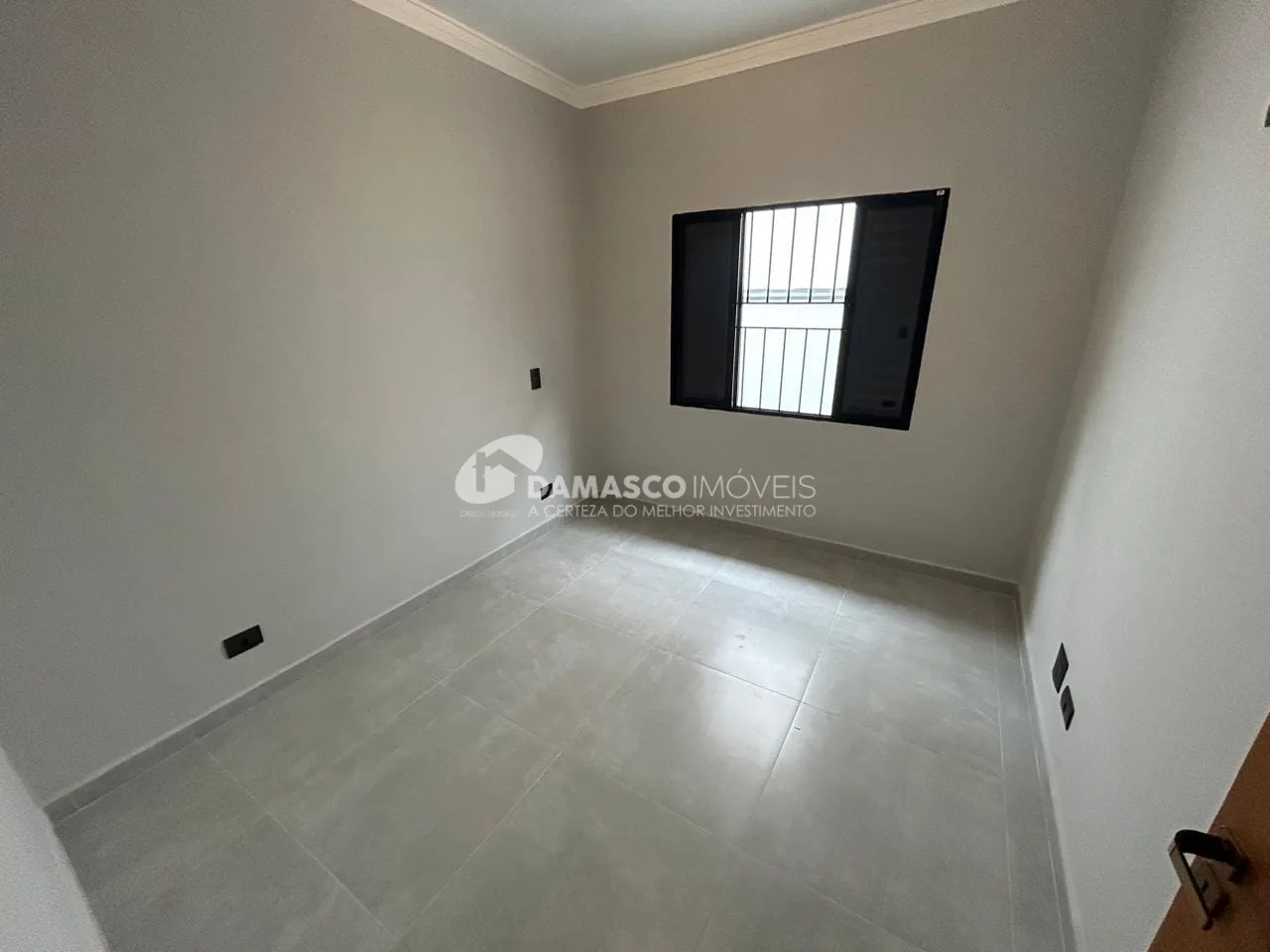 Casa Térrea Reformada à Venda na Nova Gerty, São Caetano do Sul | 2 Dormitórios | 2 Vagas