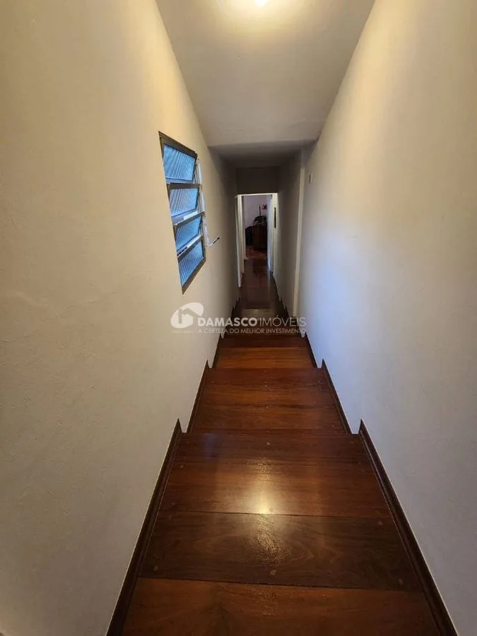 SOBRADO COM 3 SUÍTES