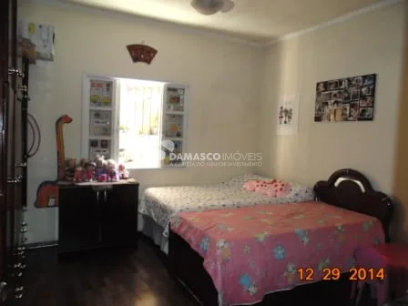 Casa à venda 3 Quartos, 1 Suite, 4 Vagas, Vila Metalúrgica, Santo André - SP