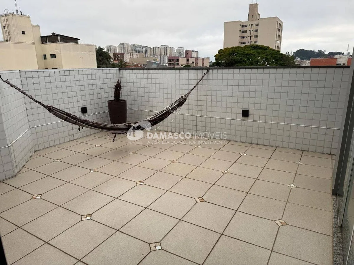 Penthouse, 2 dorm, 1 suíte e sala com sacada