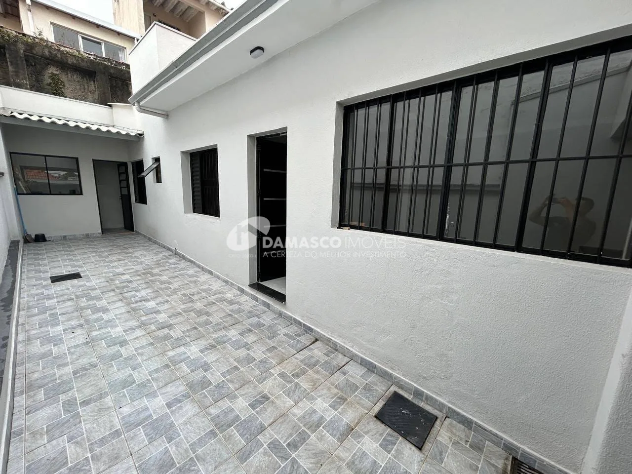 Casa Térrea Reformada à Venda na Nova Gerty, São Caetano do Sul | 2 Dormitórios | 2 Vagas