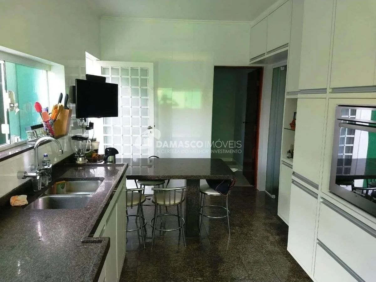 Sobrado à venda 3 Quartos, 3 Suites, 3 Vagas, 258M², Santa Maria, São Caetano do Sul - SP