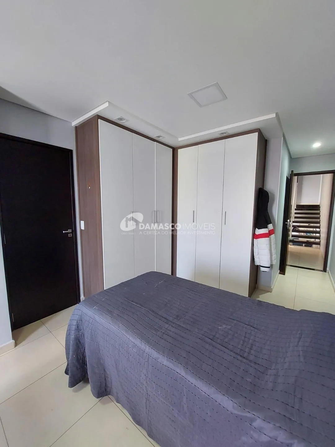 Sobrado à venda 3 Quartos, 3 Suites, 4 Vagas, Nova Gerty, São Caetano do Sul - SP