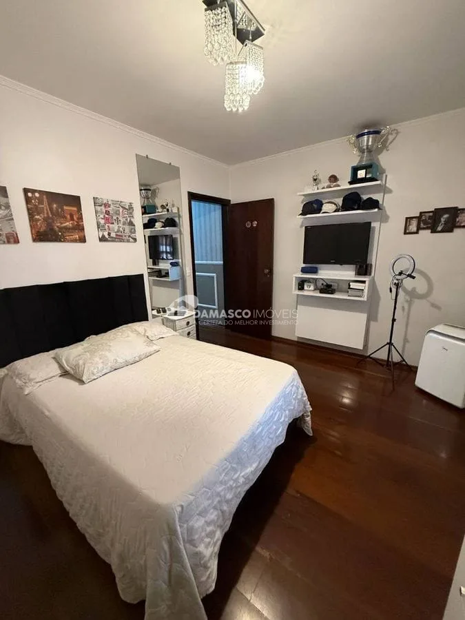 Sobrado à venda 3 Quartos, 1 Suite, 2 Vagas, 204M², Sítio da Figueira, São Paulo - SP