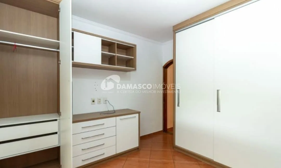 Casa à venda 2 Quartos, 2 Vagas, 100M², Jardim Las Vegas, Santo André - SP