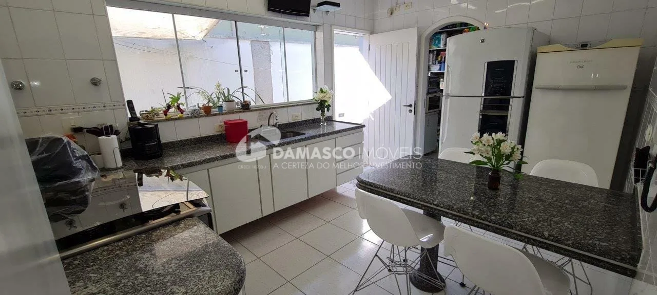 Casa para locação 3 Quartos, 3 Suítes, 6 Vagas, 326 m², Campestre, Santo André - SP