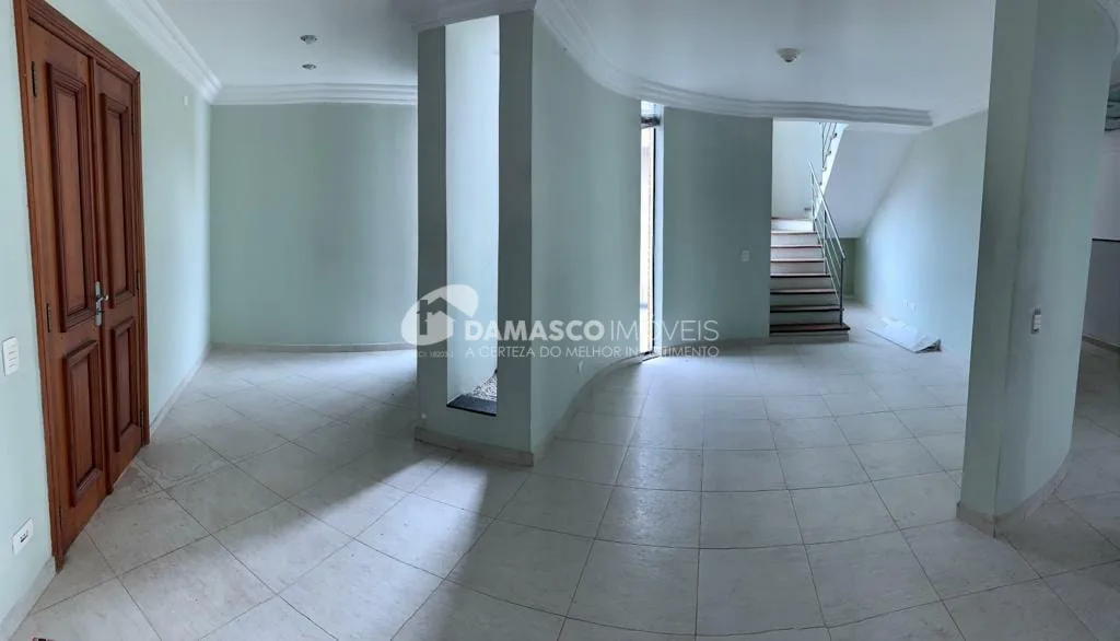 Sobrado à venda 3 Quartos, 1 Suite, 5 Vagas, Jardim São Caetano, São Caetano do Sul - SP