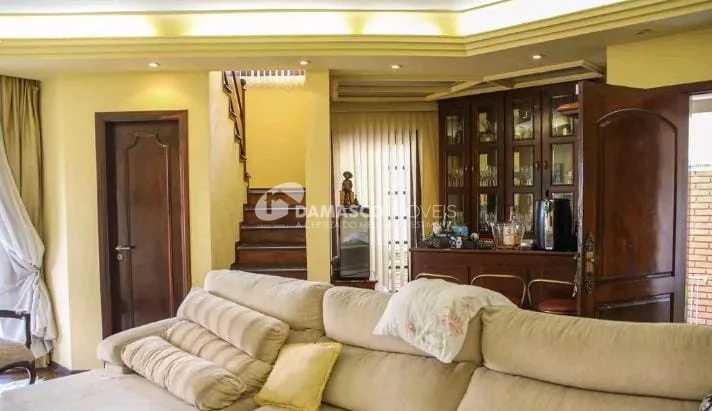 Sobrado à venda 3 Quartos, 3 Suites, 4 Vagas, 245M², Cerâmica, São Caetano do Sul - SP