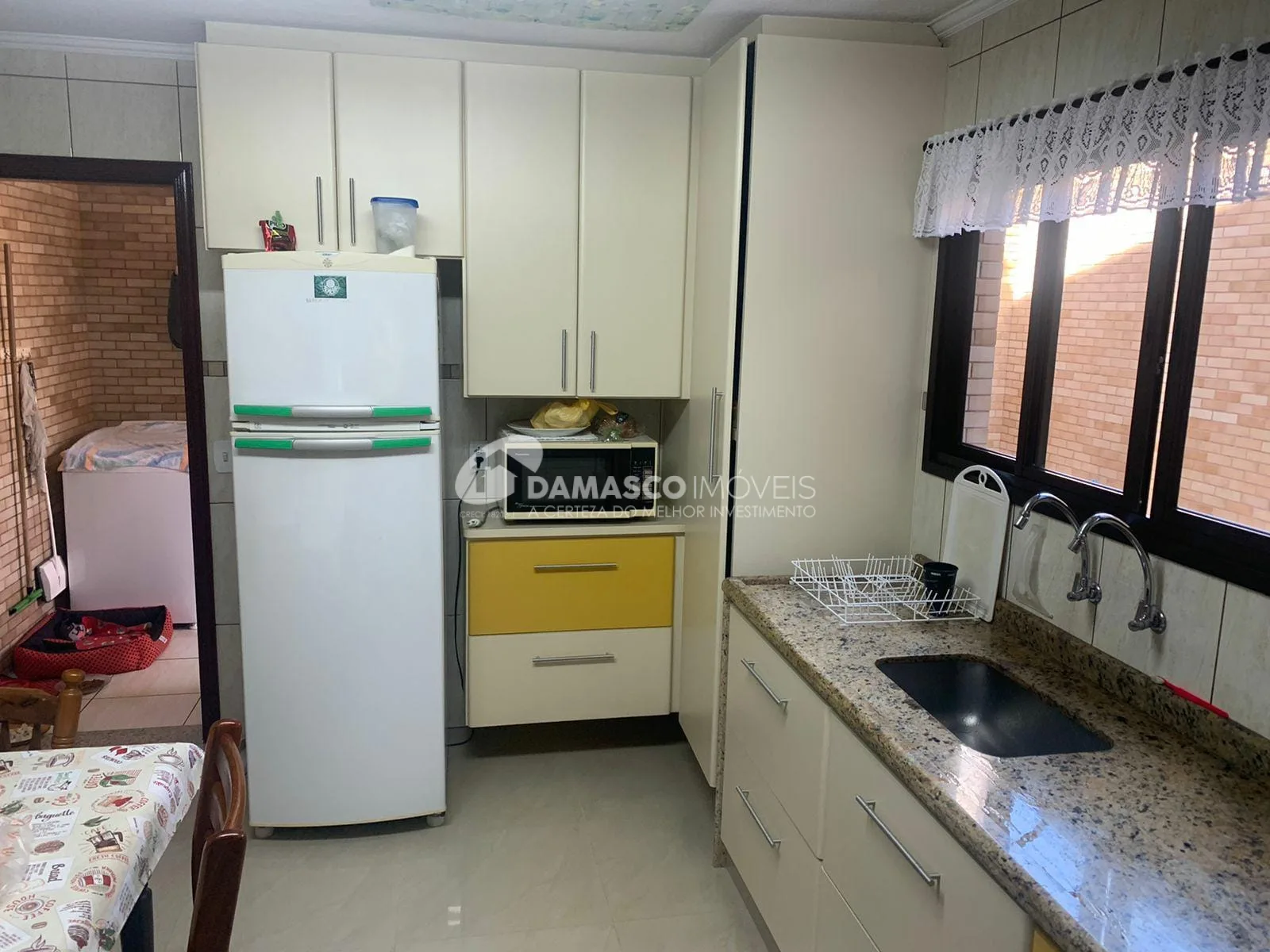 Sobrado à venda 3 Quartos, 1 Suite, 6 Vagas, 252M², Cerâmica, São Caetano do Sul - SP
