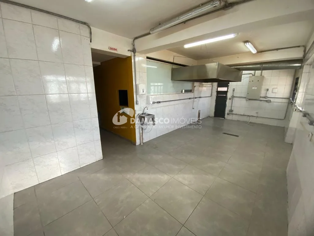 Sobrado comercial com moradia / local ótimo na Av. Presidente Kennedy - SCSul