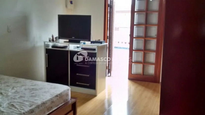 Sobrado à venda 3 Quartos, 1 Suite, 10 Vagas, 270M², Vila Palmares, Santo André - SP